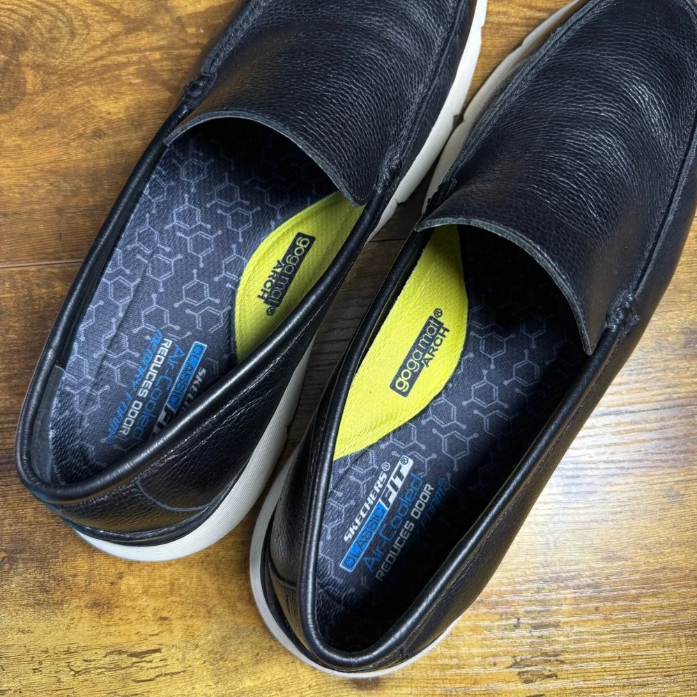 Skechers Classic Fit 205096 Black Leather Slip-On Loafers Mens 13